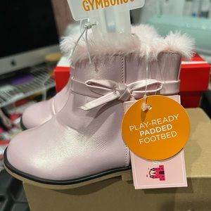 Gymboree size 6 boots
